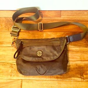 Lululemon Camo Festival Bag with Rose Gold